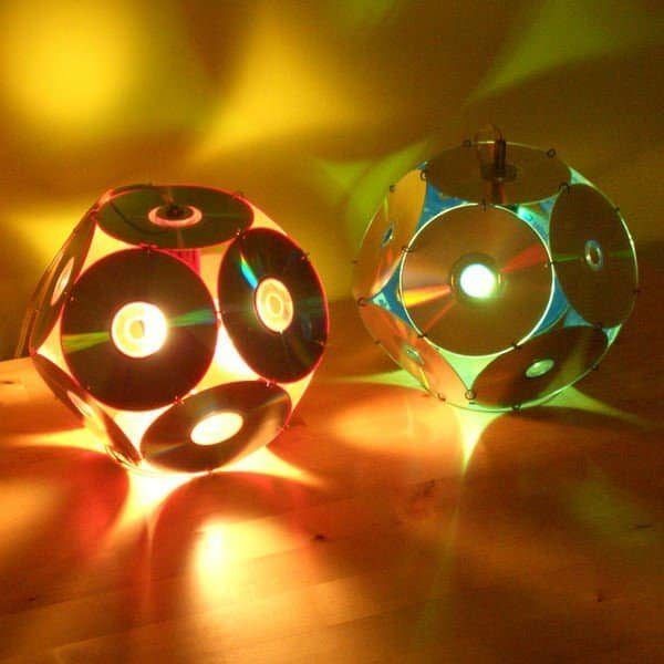 zerowastebrand's tweet photo. 10 New Uses for Old CDs
6. Use an old CD as the basis for a kids’ craft
7. Use old CDs as holiday ornaments
8. Make a decorative sun catcher
9. Make a CD clock
10. Create a spinning top
---- https://t.co/1SmxOqHoXJ
🌳 Zero Waste Initiative - Less Trash More Life ! https://t.co/iuiLfV9Szw