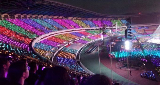 Hitmaaanbb's tweet photo. Rainbow in us! #AnswerIsHere #LoveYourself #LoveMyself https://t.co/ZOJOx9FSV3