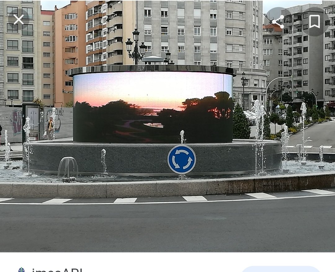 Maralonso73's tweet photo. @Tunomandas Puen Vigo .en una .un barco como ya han publicado aki ..y una pantalla Led...Pos muy original 😁😁 https://t.co/Ms5PWltJFE