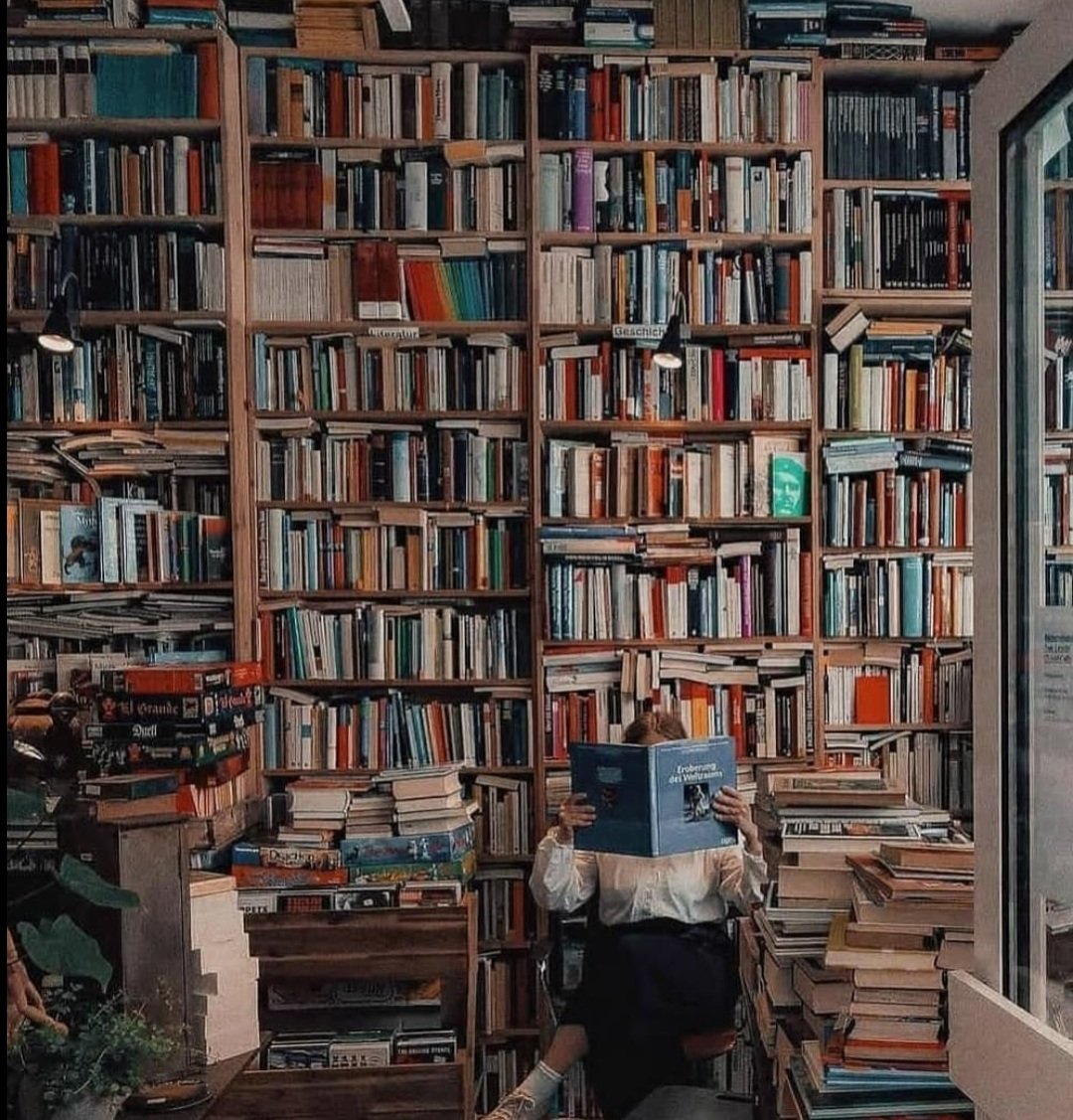 Evde okunmayı bekleyen onca kitap varken yeni kitap alma hastalığı..
#kitap