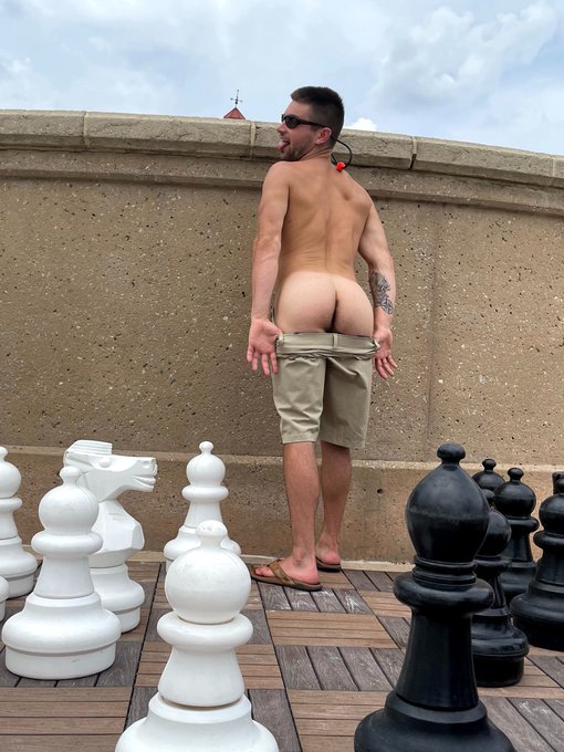 Watch Johnny Rapid's leaked NSFW photo on TwXstars