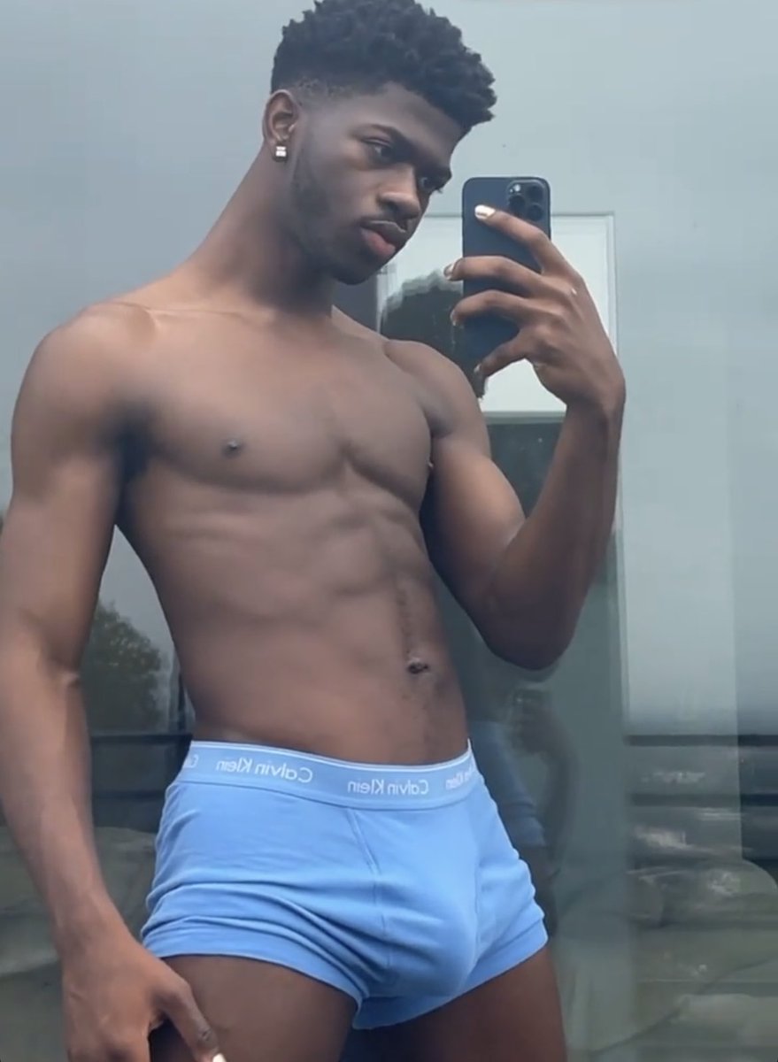 xcsapemaya's tweet photo. I stan a fine ass mann...😍 https://t.co/Ubq8JZ5wf7