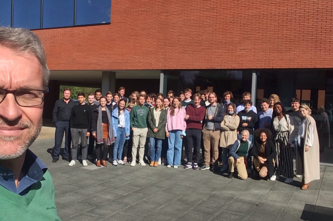 VanHeckeSteven's tweet photo. De kop is eraf 😉

Kick-off Politieke Wetenschappen 🌍🏛📚@KULeuvenKulak 

Klaar voor AJ 2122 #oncampus 👍 https://t.co/z0RkguK2jV