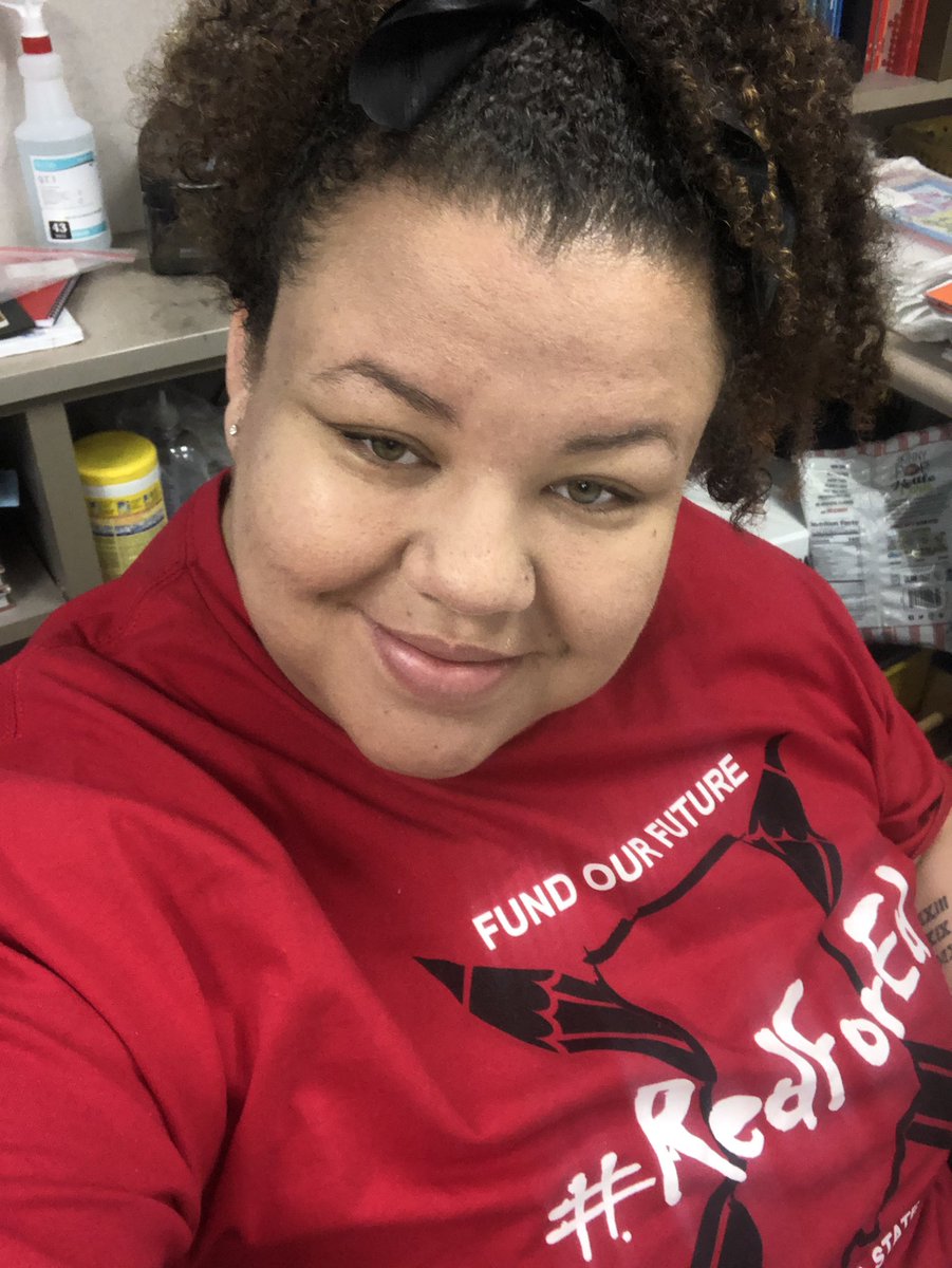 MsVincz's tweet photo. I wear red today for the dedicated teachers who are underpaid. For the teachers are only making $2000 more than a teacher with 0 years experience, but have been loyal to their district for 10 years. @WarrenEA4U #redfored #WEareWarren https://t.co/V8nK8sQ0XK