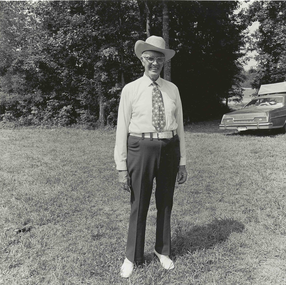 Sept 29th, 1938: Charlie Monroe records "The Great Speckled Bird" under Monroe's Boys with Zeke Morris in Rock Hill, SC. Tune in to Radio Bristol at 10am ET to hear it! #radiobristol #oldtimemusic #78rpm #rootsmusic #countrymusichistory #bluegrassmusic #monroe #charliemonroe