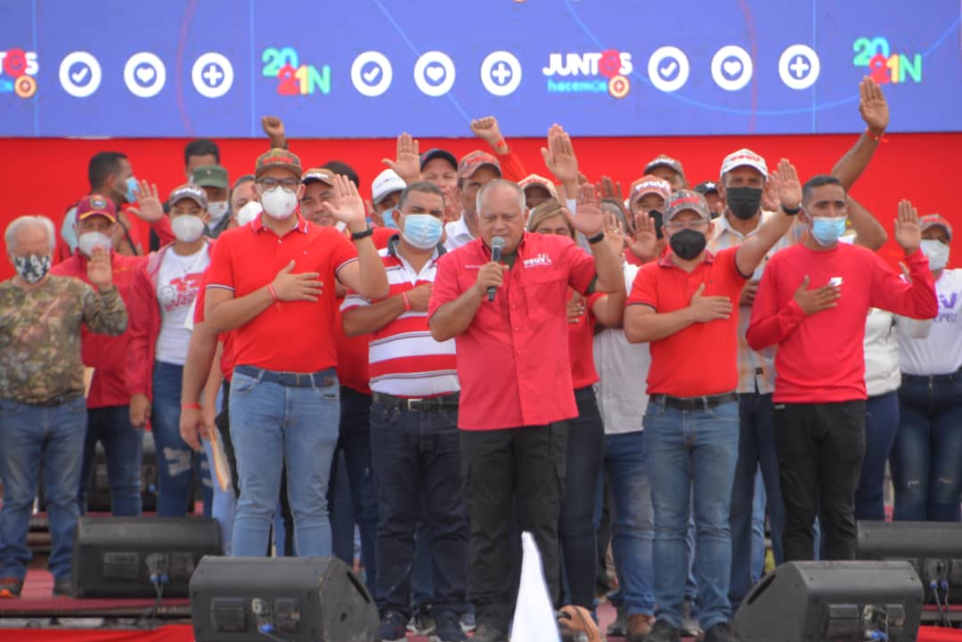 PartidoPSUV's tweet photo. #LoDijoCabello Fuimos a un proceso de primarias y los candidatos son el resultado de esa elección, luego el Presidente Maduro ordenó la creación de un comando de campaña, hemos dado tareas al partido, al GPPSB y a los movimientos sociales para lograr una victoria perfecta. https://t.co/aCfA2Keo47
