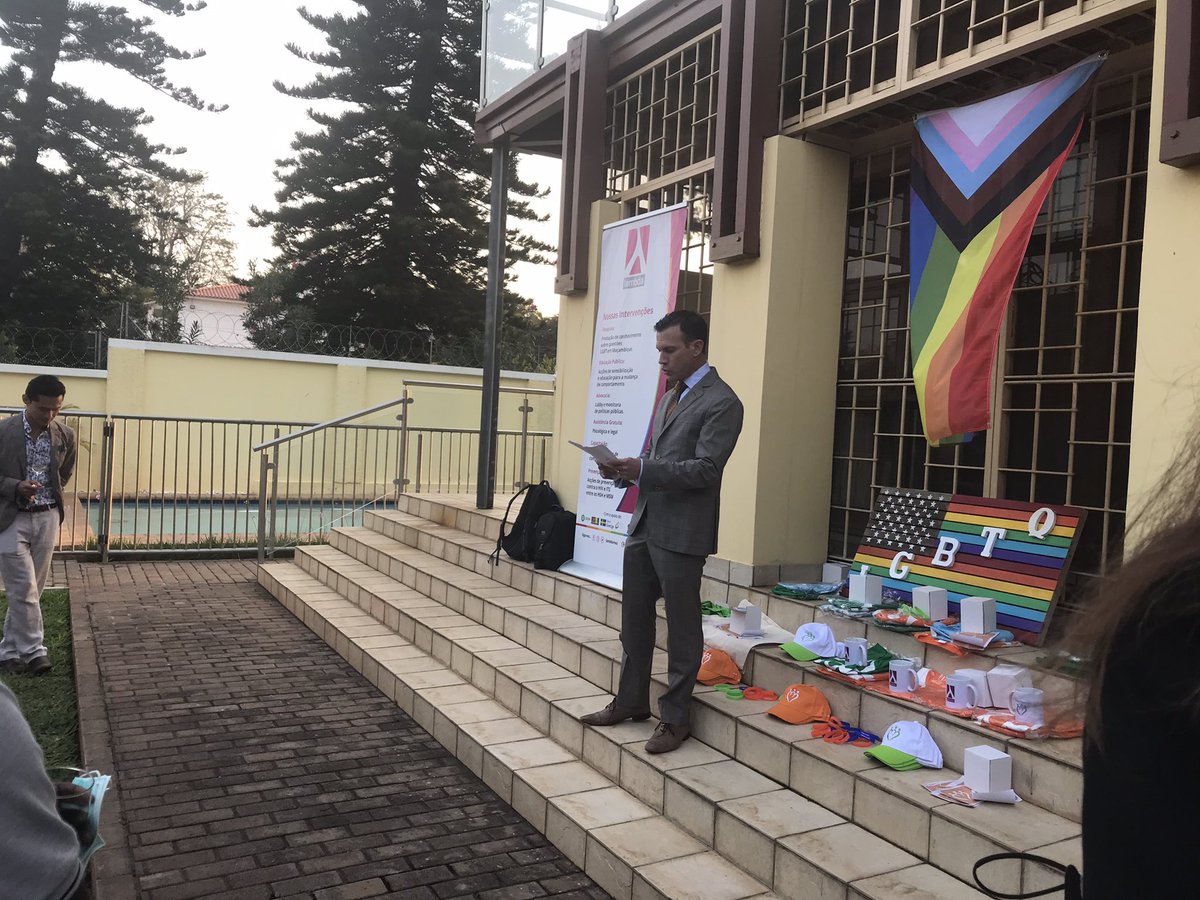 ASheppard_UK's tweet image. Thanks to my 🇺🇸 colleague for hosting this event with @lambdaMoz to celebrate the LGBTQI+ community in 🇲🇿.

Direitos LGBT são direitos humanos 🏳️‍🌈🏳️‍🌈🏳️‍🌈

@USEmbassyMaputo  @UKinMozambique