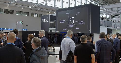 DurstSoftwareDe's tweet image. FESPA 2021: Die Durst Group präsentiert auf der FESPA 2021 in Amsterdam, Oktober 12-15, unter ihrem Slogan ′′ Vom Pixel zum Output &quot;. ein breites Spektrum von End-zu-Endlösungen für Digitaldruckanwendungen. 
#webtoprint #durstgroup #smartshop #shoplösung