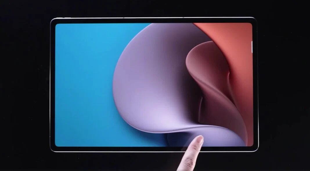 gizmochina's tweet photo. Lenovo Xiaoxin Pad Pro 12.6 video teaser reveals a thin & light metal build
https://t.co/Lxp377OcWi
#Lenovo #xiaoxinpad https://t.co/TMxvh5IqhF