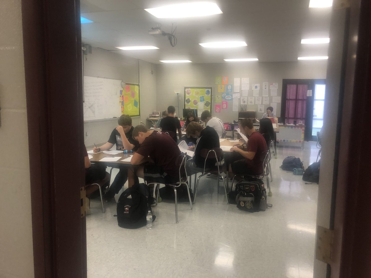 TibbsEAG's tweet photo. Full room at #PSATprep this morning. Thank you Mr. Truax@for providing this opportunity for our students. @Tim_PedigoEAG @EAGbrownj https://t.co/wj7hS2PbHX