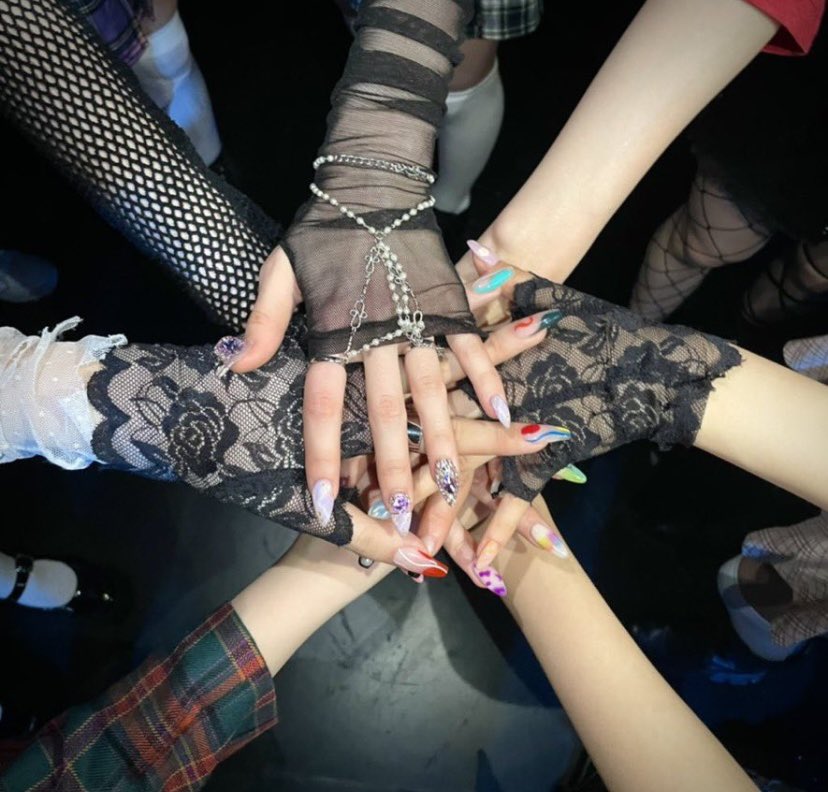 daisyflower_010's tweet photo. Forever with you~@HOTISSUE_S2 https://t.co/m73adJ4sjq