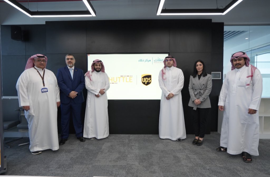 EIRAD_UPS_SA's tweet photo. يسعدنا أن نعلن عن شراكتنا مع شركة شتل المنصة اللوجستية الرقمية المتخصصة بتسليم الشحنات عبر الخزائن الذكية. ستوفر شراكتنا لعملائنا الفرصة للحصول على خيارات إضافية لاستلام شحنتهم على مدار 24 الساعة من خلال الخزائن الذكية المتوفرة في أكثر من 100 موقع بالمملكة. #الرياض #السعوديه https://t.co/U5hTFhc8W9