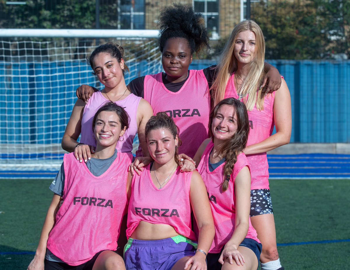 GoalpostsLeague's tweet photo. Round One - SZN 1 🏟

Featuring 

Bow Belles FC 💚
Peaches FC 🍑
Romance FC 💜
Goals Aloud ⚽️
Babe City FC 🧡
Coats &amp; Goalposts 💙

Plus Hackney Laces &amp; Stonewall  FC ✨ https://t.co/BKkpTqR17p