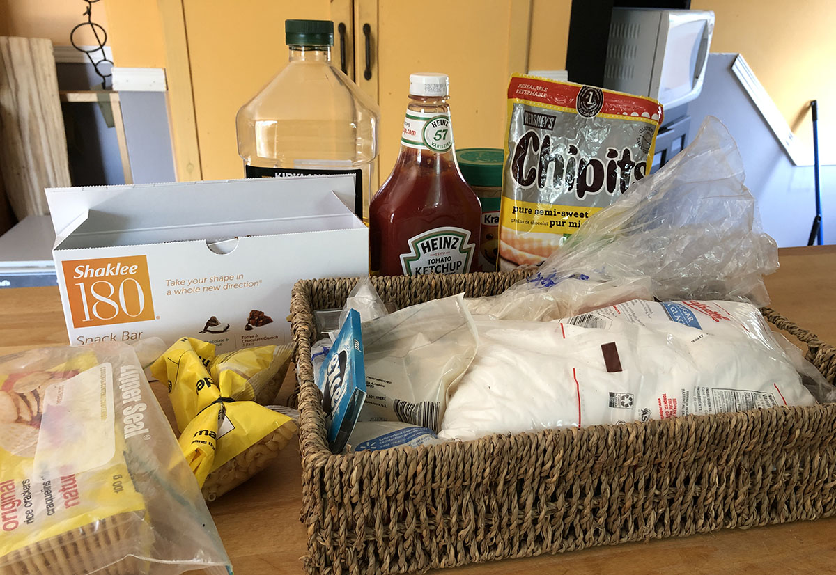 LisaTheMover's tweet image. No one ever thinks of all the open food containers as they pack. Make sure you do-movers won’t take them.
#lisaknowspacking #movingcanbefun