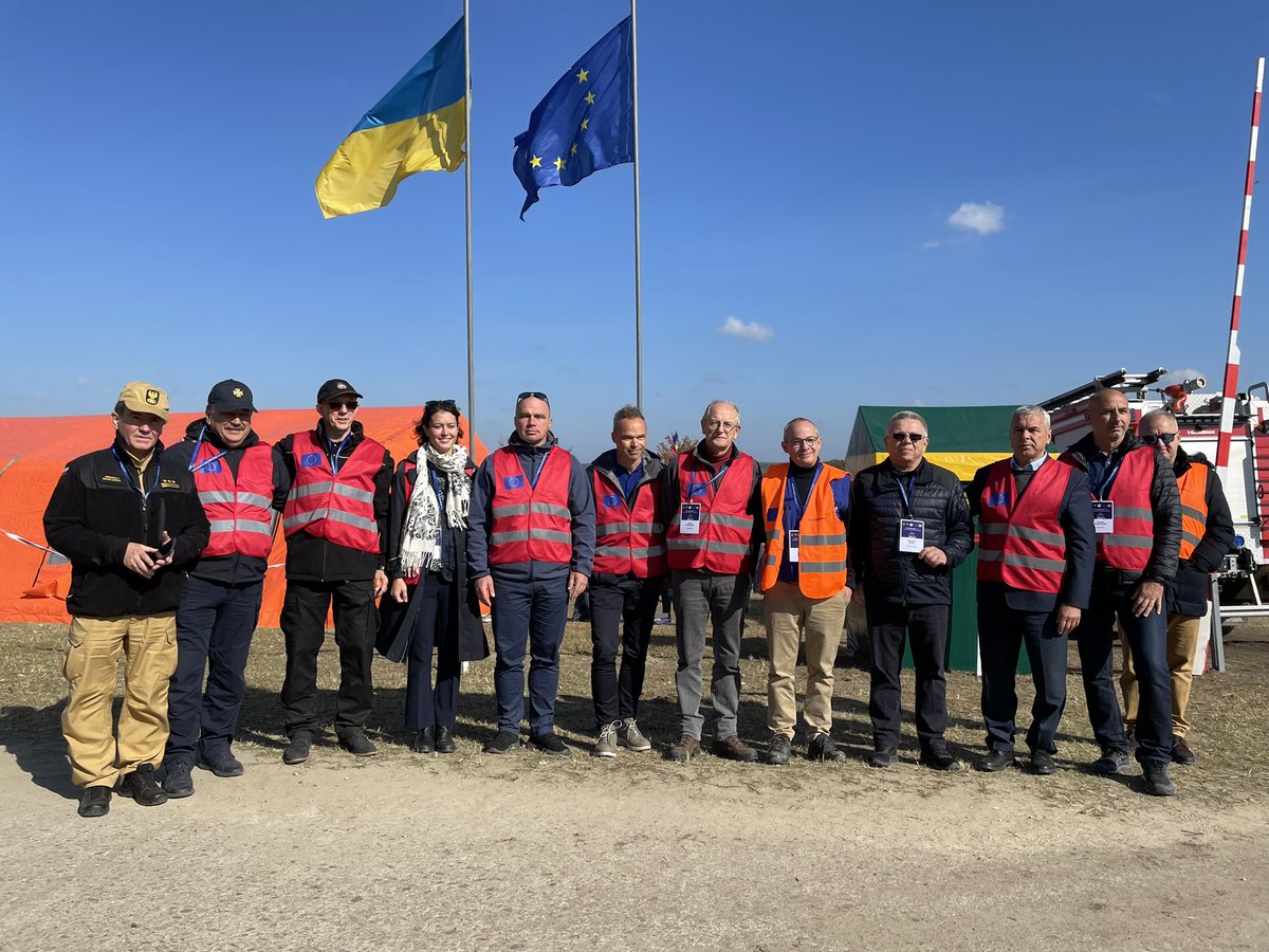 ICCSS_EU's tweet photo. The field exercise EU-CHEM-REACT-2 has ended. Then there will be a press conference summarizing the event, which will also be broadcast live on Twitter @eu_echo #ChemicalSecurity #ICCSS #EUCivPro #ECR2 https://t.co/sZwopQPAgS