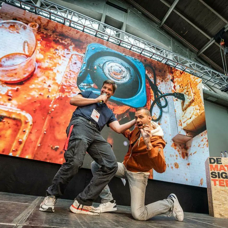 designmattersdk's tweet image. @Stixan & @ockley from @dmjx in their talk Adding code to design: will It blend? We had so much fun with your creative examples 😊 #codeanddesigndoblend #generativedesign #codeanddesign #designmatters #designmatters21 #designconference