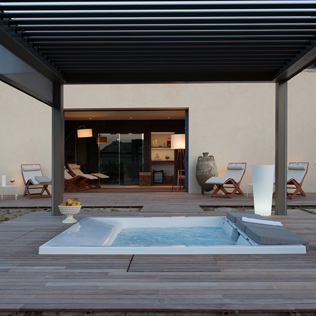 An #IQHotTubEnclosure allows #outdoorhottubs to be used all year round by providing a #watertightroof above. #Verticalblinds, #louvres and #slidingdoors can also be incorporated into the design. 

Visit our website for more information >>> bit.ly/3tDys6Q