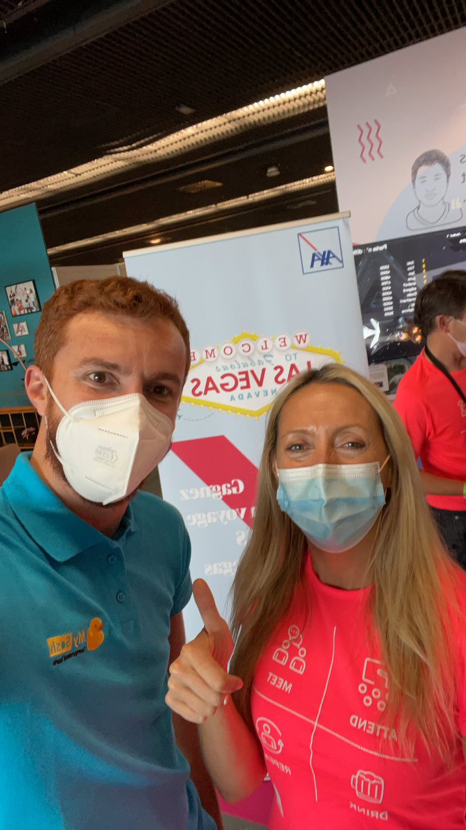 KarlCOSSE's tweet photo. #axa #DevoxxFR @AXAJobs_fr @Muriel_Nicou 4 and plus tard toujours un plaisir ! https://t.co/7BPOt0o89U
