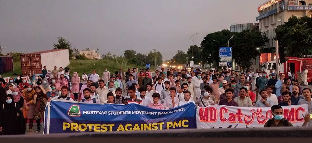 PicricAcid4's tweet photo. Reconduct on a single day all over Pakistan with carbon copies is our utmost demand.
اپنا حق لے کر رہیں گے!
#StudentsMarchToPMHouse 
@ImranKhanPTI 
@IrfaanYousaf https://t.co/izL9XpKsAE