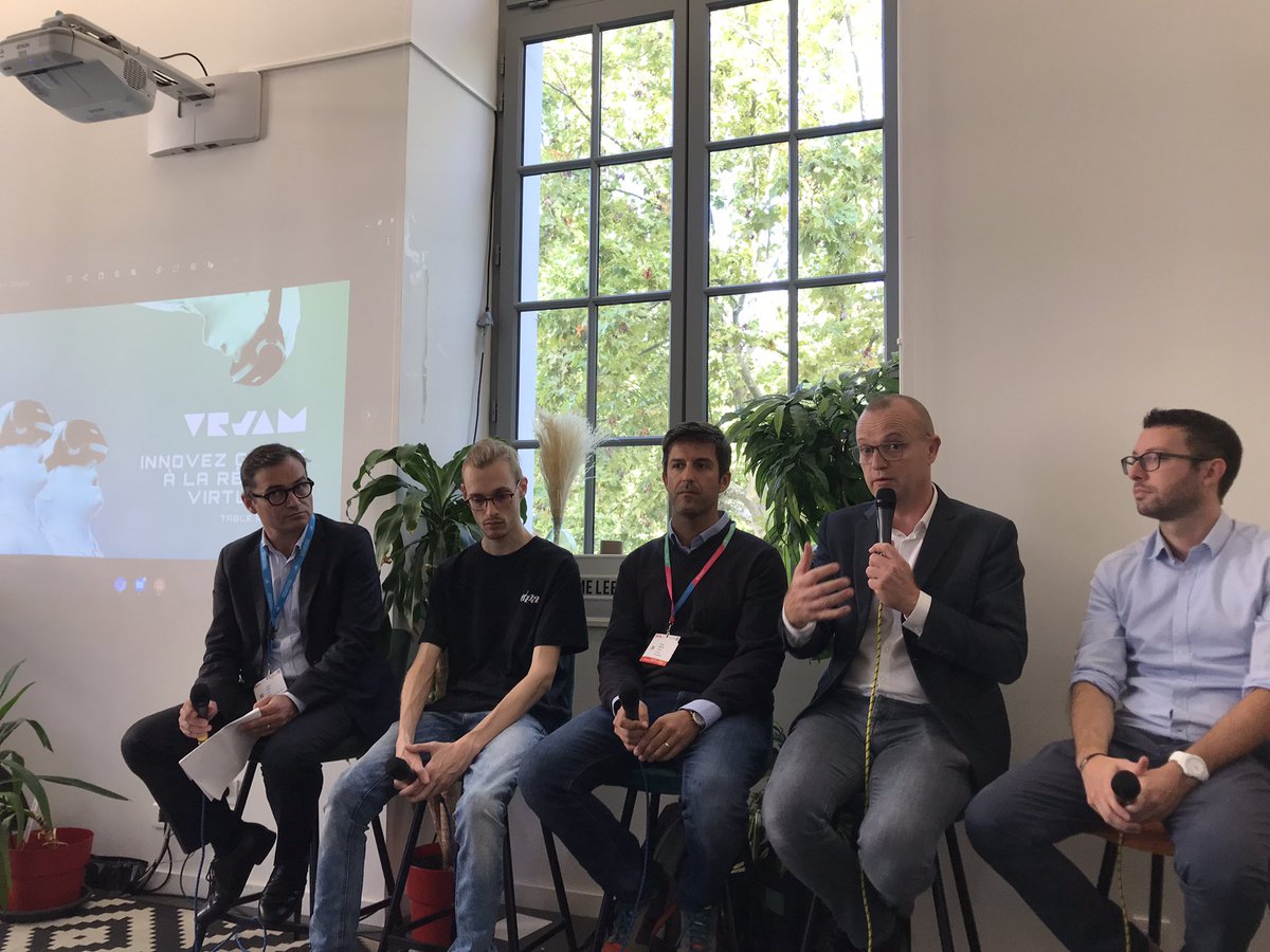 Table ronde ´innovez en #realitevirtuelle ‘ avec <a href="/numix/">theo</a> <a href="/mimbus/">MIMBUS</a> <a href="/SaltitudeGAMES/">saltitude</a> <a href="/vrshow_france/">vrshow</a>