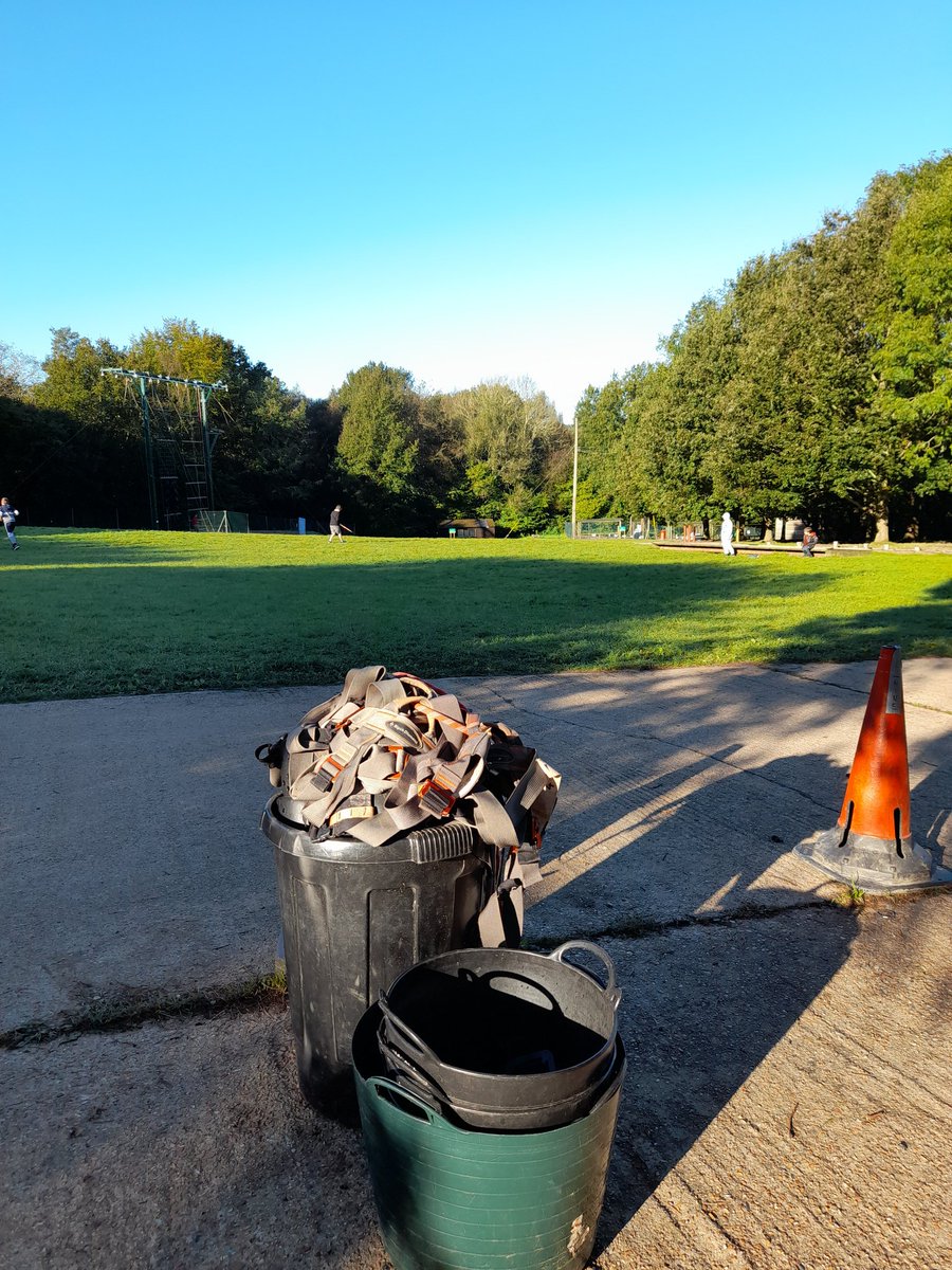 SevenoaksPri's tweet photo. Free time with friends before activities #SPSValues #relaxwithfriends #enjoybeingoutdoors https://t.co/9KWddqpWwa