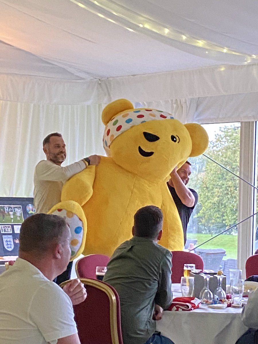 Great day at the #u2golfday raising money for <a href="/BBCCiN/">BBC Children in Need</a> despite the wet. 

Here’s our new head of sales Pudsey Bear getting up say a few words…

@JamesEracSWU5 <a href="/DavecoyleU6/">Dave coyle</a>