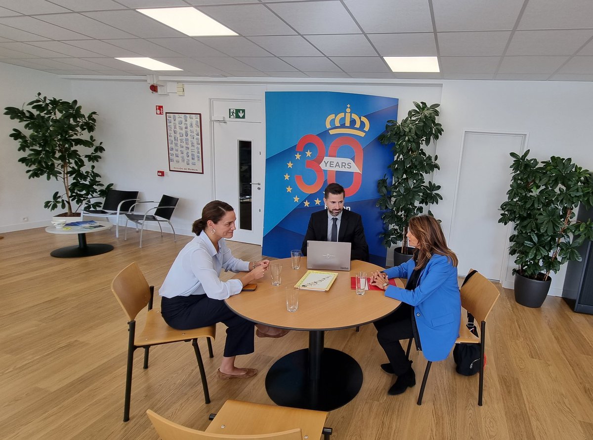 AaZFerrari's tweet photo. Reunión de coordinación con la DG de Investigación e Innovación Científica @misabelfortea en la oficina de la @regiondemurcia en #Bruselas.
Enhorabuena por vuestra participación en el #ProyectoTRUST! 🇪🇺🇪🇺🇪🇺
#OportunidadesUE
#Equipo #TogetherWeWillGoFurther https://t.co/MIcMvWhxQZ