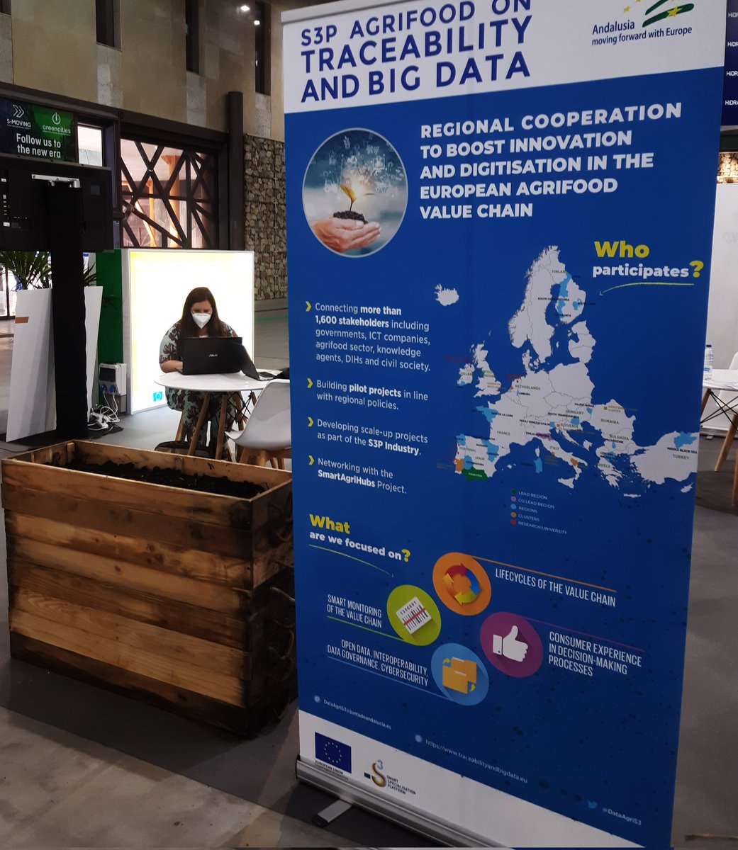 DataAgriS3's tweet photo. We are attending @forogreencities @ #Malaga. Keeping us updated about sustainability and green opportunities to be implemented in the agrifood sector.

#GreenCitiesMLG https://t.co/CpvPkoOKqk