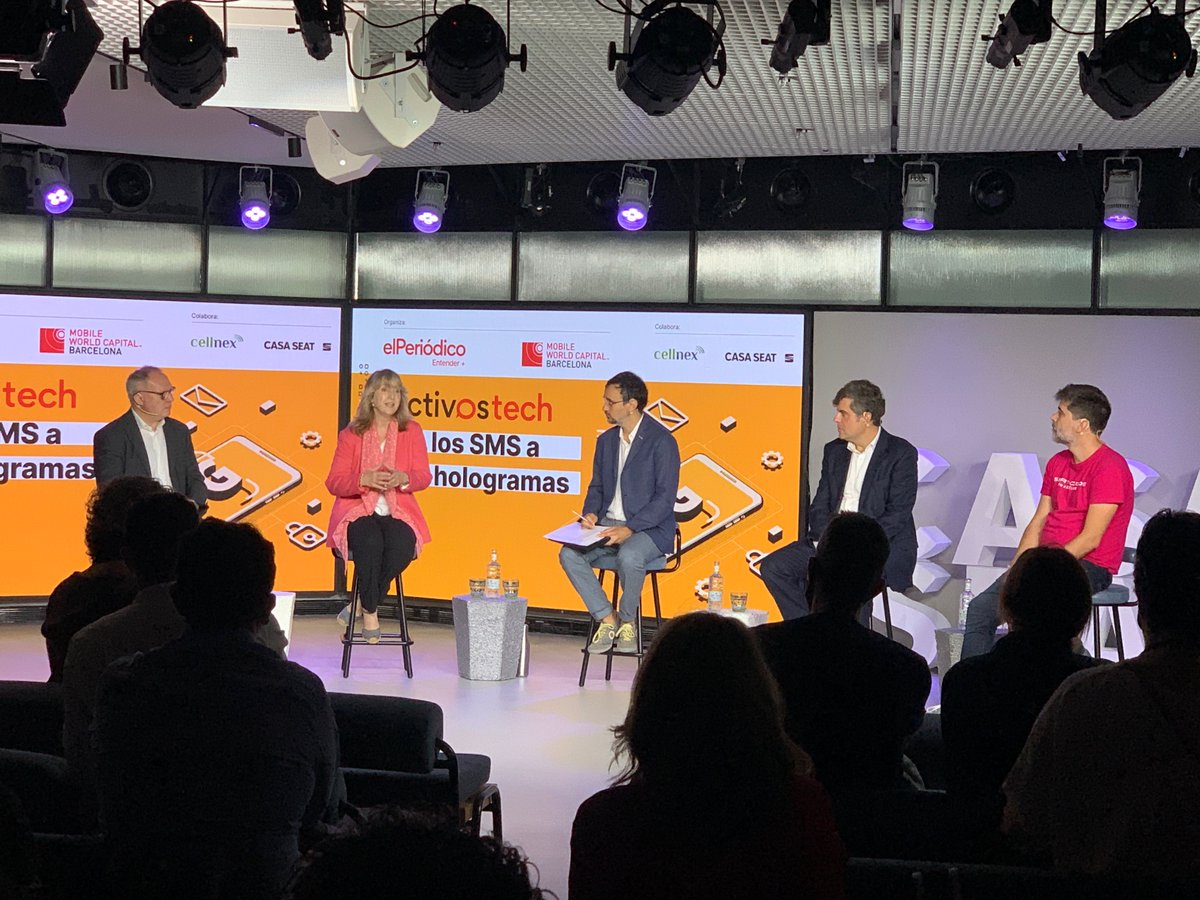 MWCapital's tweet photo. Debatimos sobre las oportunidades del #5G en ‘Activostech: de los SMS a los hologramas’, organizado conjuntamente con @elperiodico en CASA SEAT.
📸 @eduardmartinli (@5GBarcelona ), Montse Guardia (@Alastria_ ), @mcatanzaro, Antoni Liria (@cellnextelecom ) y @buenosvinos (@tuSEAT) https://t.co/0ShEZMukLQ