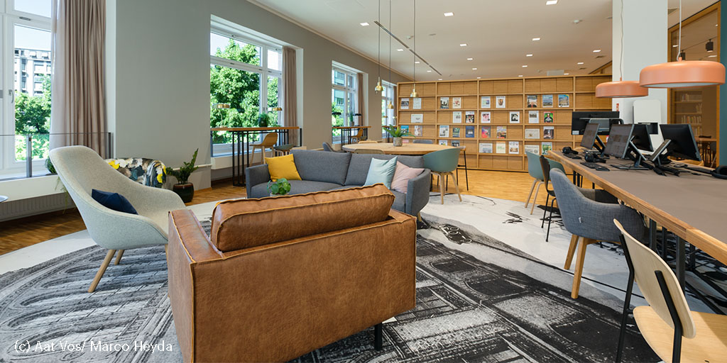 flverver's tweet photo. Der niederländische Architekt Aat Vos erhält die Karl-Preusker-Medaille 2021 des Verbands Bibliothek & Information Deutschland (BID)! Aat Vos hat auch unsere Bibliothek @flverver gestaltet.
#dokumentationszentrumfvv #sfvv #bundesstiftung #berlin #architektur #Bibliothek https://t.co/HZcchDl13X