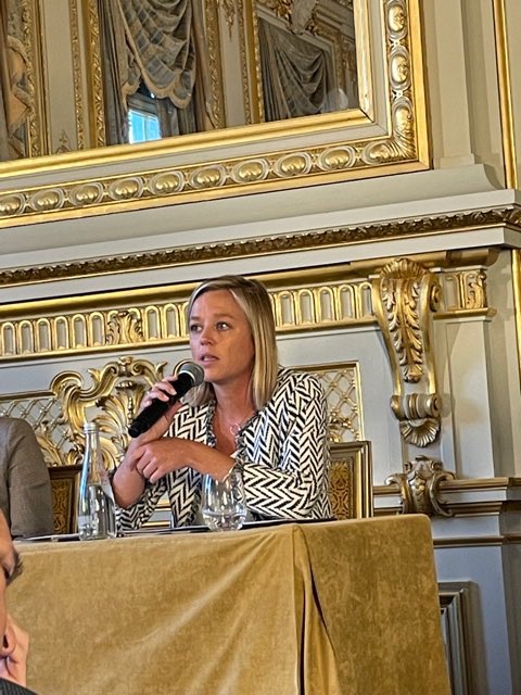 💬 <a href="/MarieBuisson5/">Marie Buisson</a> #Egalim : 
« Nous avons une approche pratique sur la loi pour accompagner au mieux les entreprises.

Nous sommes une filière, nous sommes tous interdépendants, avec les #agriculteurs, les entreprises de l´#alimentation et les #distributeurs. »

<a href="/AgenceLEXposia/">Agence LEXPOSIA</a>