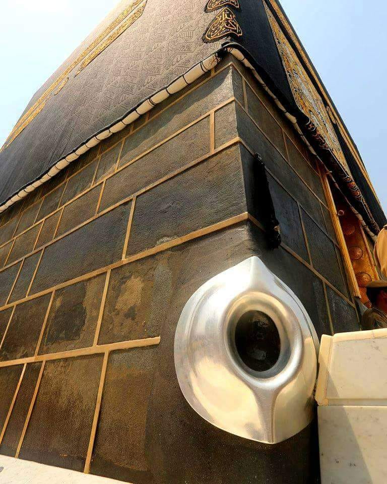 ArabDunya's tweet photo. حجر اسود کا قریب کا منظر
جسے دنیا بھر کے مسلمان اپنے نبی کریم ﷺ کی پیروی میں چھونا اور چومنا چاہتے ہیں https://t.co/84KIkOGUWh