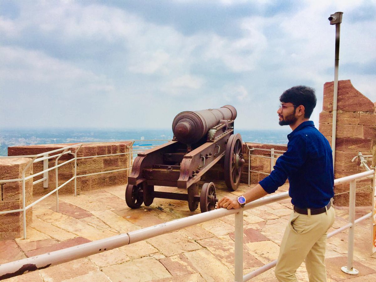 jeevan_Gehlot's tweet photo. Mehrangarh Fort Jodhpur
#Jodhpur
#Rajasthan 
@jeevan_0203 https://t.co/JtQMbBf3Wo