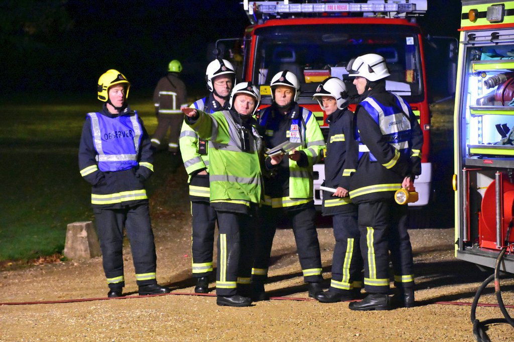 Firesnapper999's tweet photo. Reminder, 5yrs Ago, @HantsIOW_fire Ex @nationaltrust Vyne. Thinking of Employing an RDS #CommunityFirefighter? RDS managers / leaders are developed by @HantsIOW_fire to lead in dynamic situations. Imagine transfer & benefit of these skills & knowledge to your organisation?? πͺ https://t.co/XVI4yUEC2b
