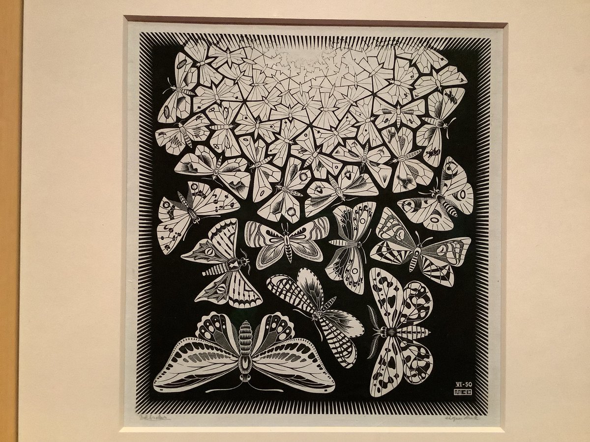 Nuestros estudiantes del Bachillerato Internacional de La Miranda han visitado la exposición del artista holandés, ESCHER,  artista gráfico considerado un símbolo de la  relación entre el arte y la ciencia.