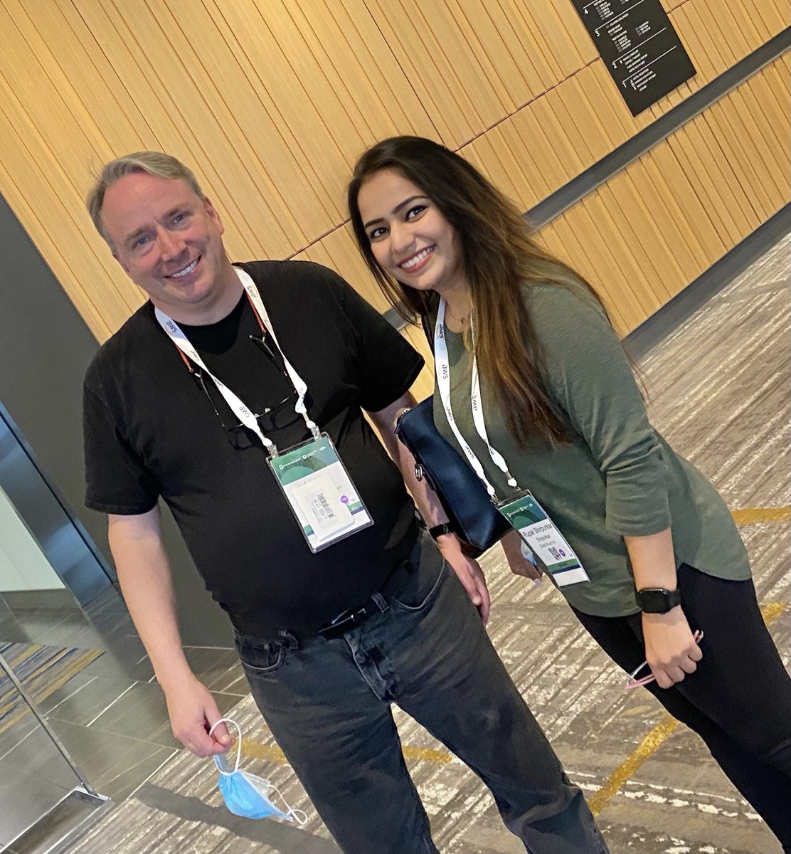 ShirpurkarRupal's tweet photo. Happy Birthday to the father of Linux   #LinusTorvalds 🎁 

Something happened back in 1991 that dramatically changed the future of computing.  

#Linux #kernel #developers #OpenSource #ossindia 
#Engineering  #programminglife #HappyBirthday #github #ossummit https://t.co/orv1COIaVd