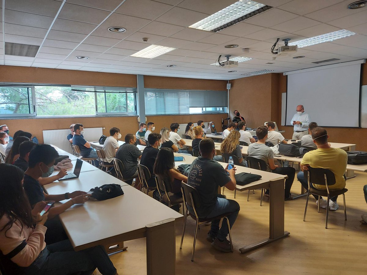 RSTI_UPM's tweet photo. ¡Muchas gracias a todos los que asististeis ayer a la sesión de presentación de TFTs para el #GITST! Aun estáis a tiempo de preguntar todas las dudas que os surjan y recordad que la fecha límite para enviar la solicitud de #TFT es este viernes 😃#teleco #RSTI #ETSIT @La_UPM https://t.co/Ouh5keKoN3