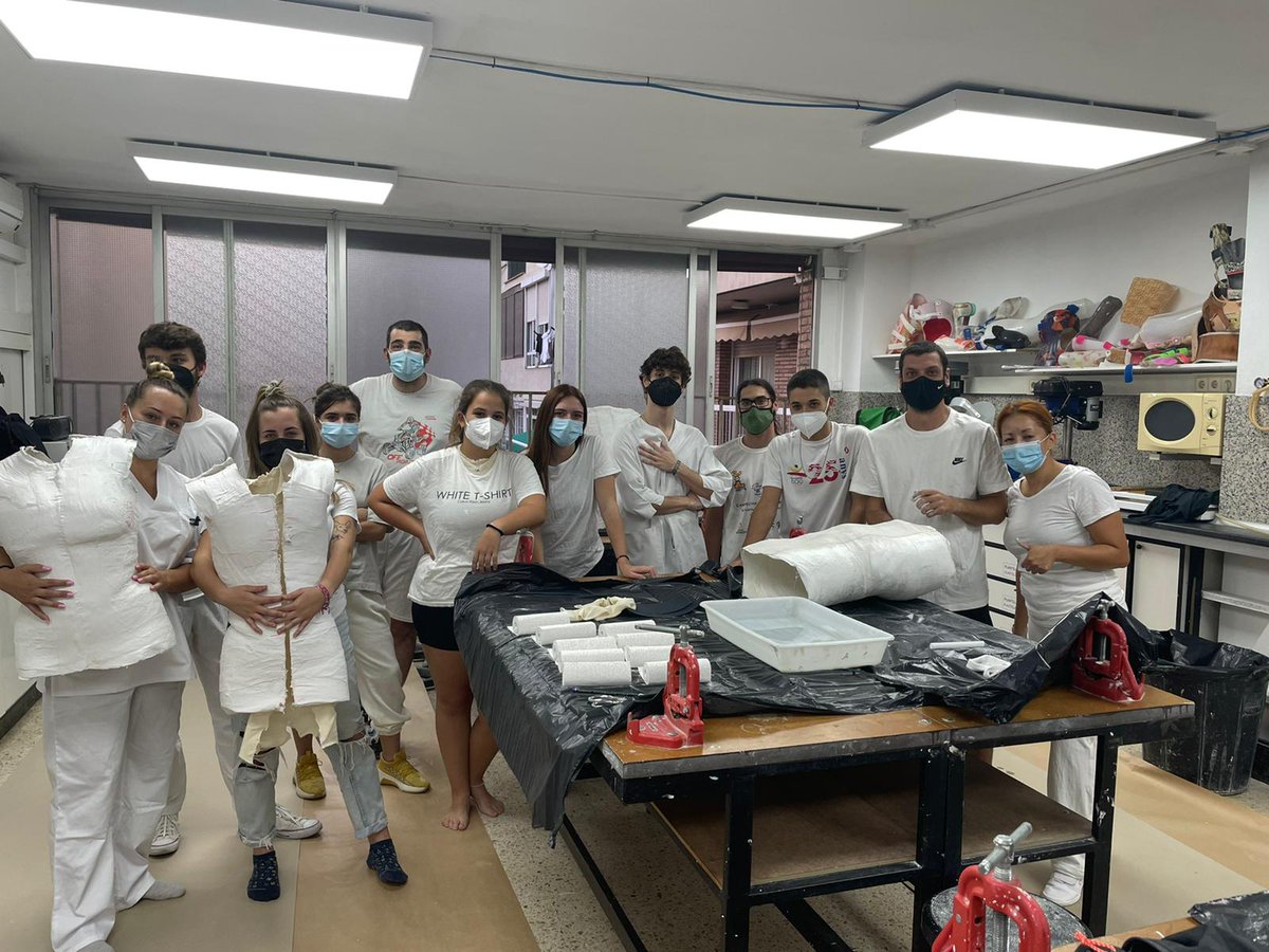 Los futuros profesionales de la #ortopedia ya han iniciado los cursos del #CicloFormativo de Grado Superior de Técnico Ortoprotésico. Desde #fetor, ¡ánimo y fuerza en este nuevo año académico!
<a href="/ERyCBarcelona/">Escola Ramón y Cajal</a> <a href="/UGLEskola/">UGLE</a> <a href="/iespdv/">IES Punta del Verde (Sevilla)</a> <a href="/CEFOA_/">Centro Formativo de Andalucía</a> <a href="/ColegioCEBAT/">Colegio CEBAT</a> @CEU_ISEP <a href="/CPRStaApolonia/">Colegio Sta Apolonia</a>