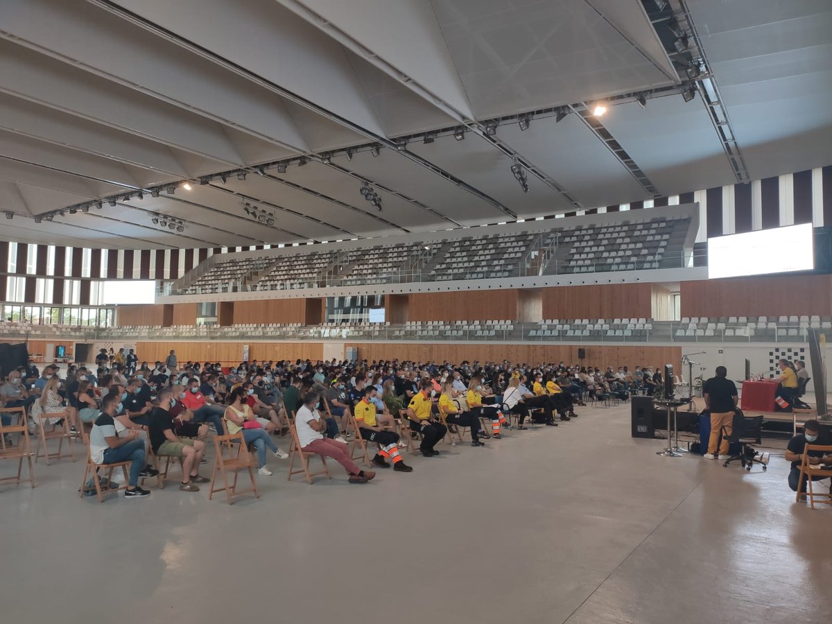 semgencat's tweet photo. #Estàpassant: L'alcalde de Tarragona @pauricoma ha participat aquest matí a la taula inaugural de la Jornada d'Incidències amb Múltiples Víctimes (IMV) que el SEM organitza al Palau d'Esports Catalunya de la ciutat.

#JornadaIMVSEM https://t.co/u43IL2AWlU