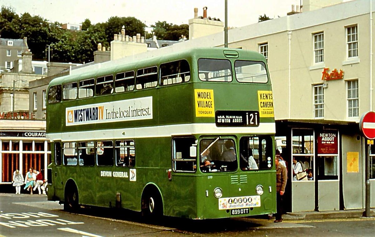 devongeneralso1's tweet image. 899 DTT (899) was one of Devon General's 1960 batch of Leyland Atlanteans. Converted for one-man-operation in 1971, it received NBC poppy red livery in 1976 after emerging from the body rebuilding programme, and then leaf green in 1980.
Picture credit: Rod Northcott collection