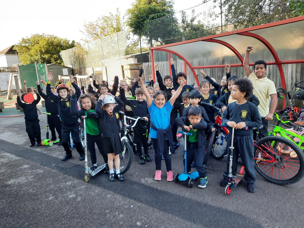 MissCollerPE's tweet photo. Absolutely fantastic to see so many @charltonmanor children joining in with @biketoschool Week and enjoying a free bikers breakfast this morning. #helptheenvironment #cycling #keepsusfit https://t.co/BcODX9Cc3V