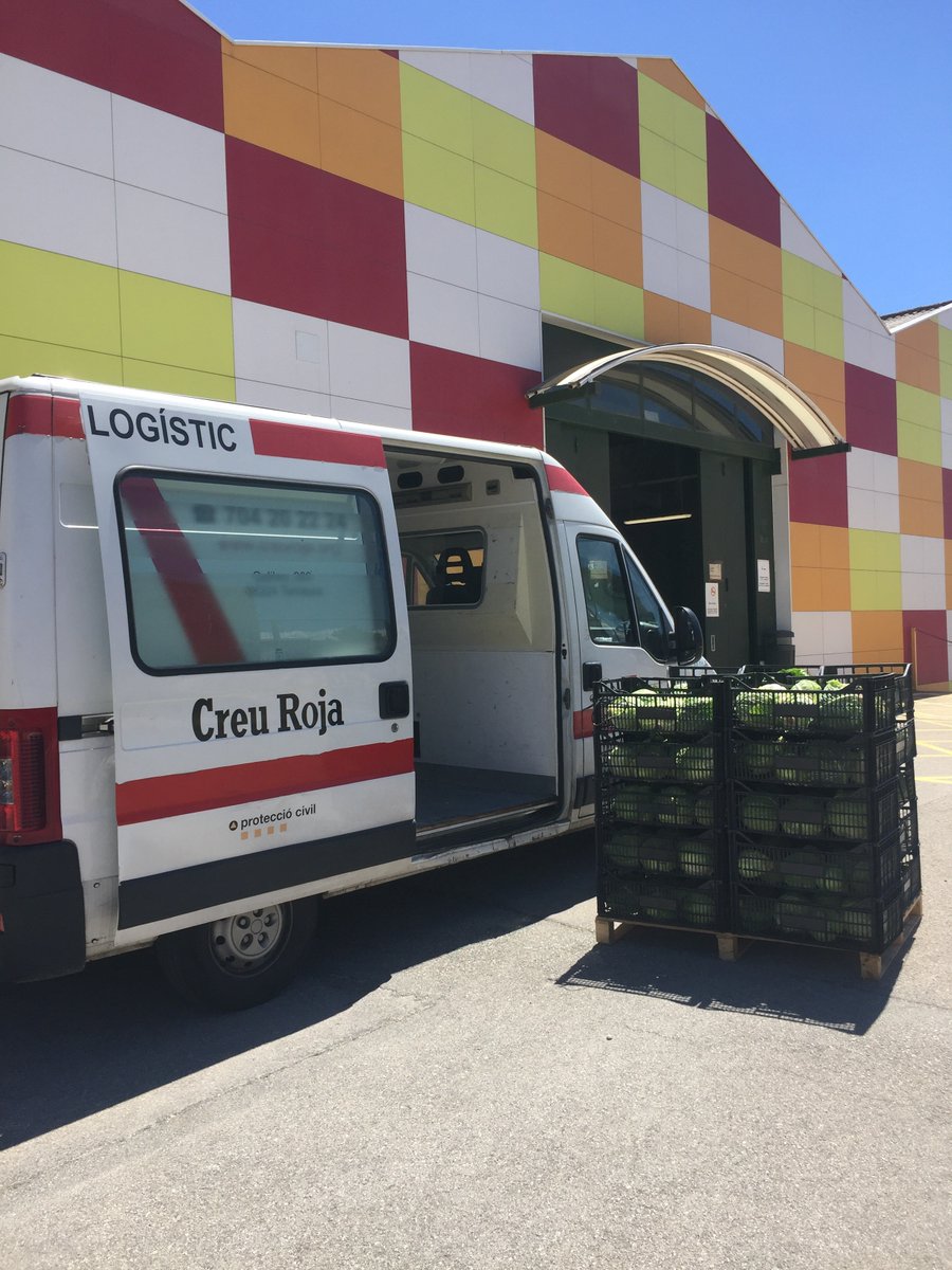 consellvallesoc's tweet photo. 🥬Al Vallès Occidental diem NO🛑 al #malbaratamentalimentari ♻️
🥦A les escoles, Recooperem el menjar 
🍐A Mercavallès, ja hem aprofitat 8.000 kg d'aliments 
🥒Col·laborem amb les entitats socials 
https://t.co/lA2Vq2tVm9 #aprofitaelsaliments https://t.co/hWELYBpfsz