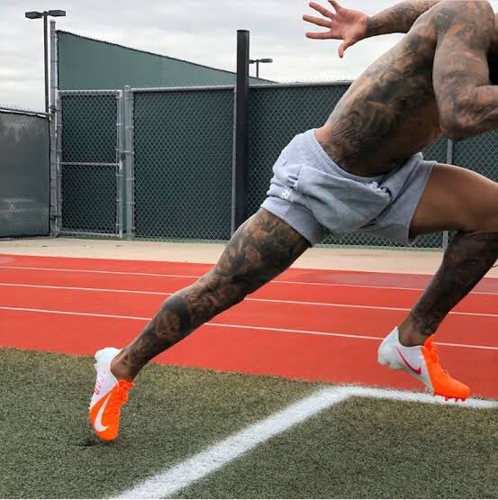 IBecameKing's tweet photo. I’m considering getting ink done so that I permanently have a leg sleeve on
#LikeAja
@_ajawilson22 @obj @okec_j 😉 https://t.co/KZk7dA7U5i