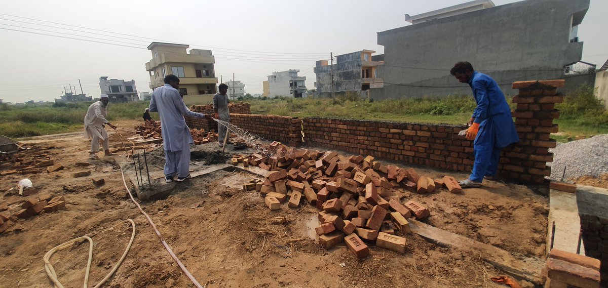 ClayPvt's tweet image. Site works in progress in I-14, Islamabad. 

For our services for house construction and Interior Fitout works, DM or contact us on 03109747703.

#HouseConstruction #GreyStructure #ResidentialProject #Brickwork #Construction #Builders #structuralengineering