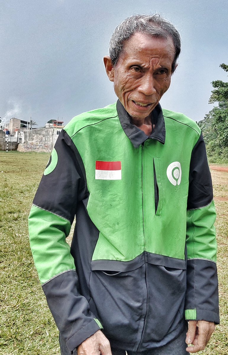 BabehOjol's tweet photo. Karena menonton tak lebih menyenangkan daripada memainkannya sendiri https://t.co/tgzSaXPOwI