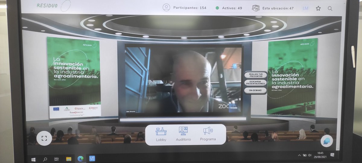 LeticiaMora_CAC's tweet photo. De economía circular a Bioeconomia esférica. Nos lo cuenta Juan Antonio Caballero, Presidente de #Olipe en nuestro Foro "La innovación sostenible en la industria agroalimentaria" #innovacion https://t.co/absSSFibtA #oliplast @CCAndalucia @AgriculturAnd #innocamaras #feder https://t.co/KIIKdNOLha