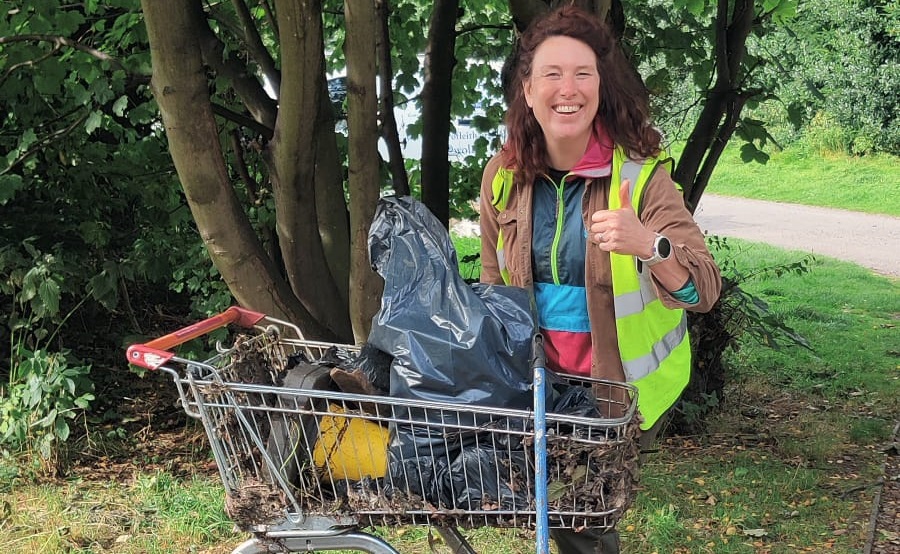 WelcomingEdi's tweet photo. Our members had an amazing time gardening at Balgeen Gardens and litter picking last week for #ClimateFringeWeek 🌍 Thanks to Charlotte from @WOLCT for supporting us to involve #NewScots in local climate action.

#TogetherWithRefugees @CCFScot @ScotGovNetZero @ClimateFringe https://t.co/AbpcbU3izW