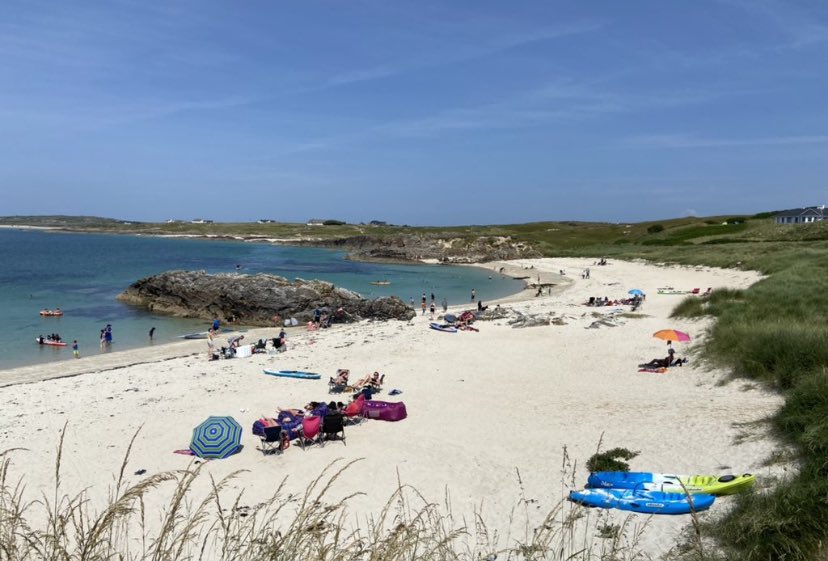 ClifdenCampsite's tweet photo. @thedriversguide @DiscoverIreland @KillarneyGlamp @Camping_Ireland @AranCamping @HorseCaravans @WAGlamping Thank you guys for your lovely and kind mention of the #ecobeach in your #Driversguide . It really is appreciated.
Looking forward to welcoming to the lovely shores of Connemara’s @WildAtlanticWay sometime soon.
 All the best Kris and Tatjana 🏖 https://t.co/69LLHRggje
