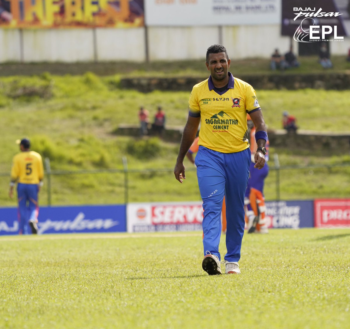eplt20official's tweet photo. @BhwGladiators are bowling first after winning the toss.
@brt_warriors are 24/2 at the end of powerplay.
#eplt20
#datetodream
#gladiatorsVSwarriors https://t.co/mTrkgWgSf7