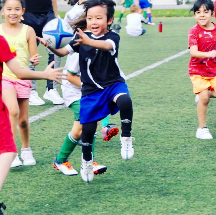 #1ermatch 🏉
Premier match pour notre Charlie U6 ✅ petit dernier d’une belle fratrie qui va lui aussi porter les couleurs ❤️💙
<a href="/FranceRugby/">France Rugby</a> <a href="/LIFRugby/">Ligue IDF Rugby</a> 
#rugby #rugbyfamily #monrugbymanpréféré #rugby93 #ecolederugbyecoledelavie #rugbypourlespetits #rugbypourtous #touspourpantin